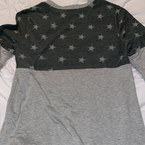 EUC  - First Love - size medium - gray long sleeve T-shirt with stars - Picture 6 of 8